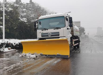 汽车前置除雪铲.png